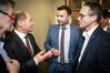 Michael Hübner (Bildmitte), hier im Gespräch mit Olaf Scholz 2020